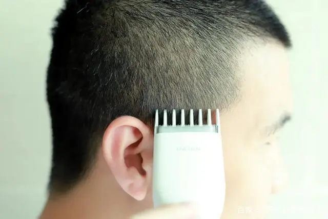 去(qù)理(lǐ)發店(diàn)剪頭發，這(zhè)3句話(huà)别說(shuō)，不(bù)然剪完可(kě)能(néng)“大(dà)跌眼鏡”